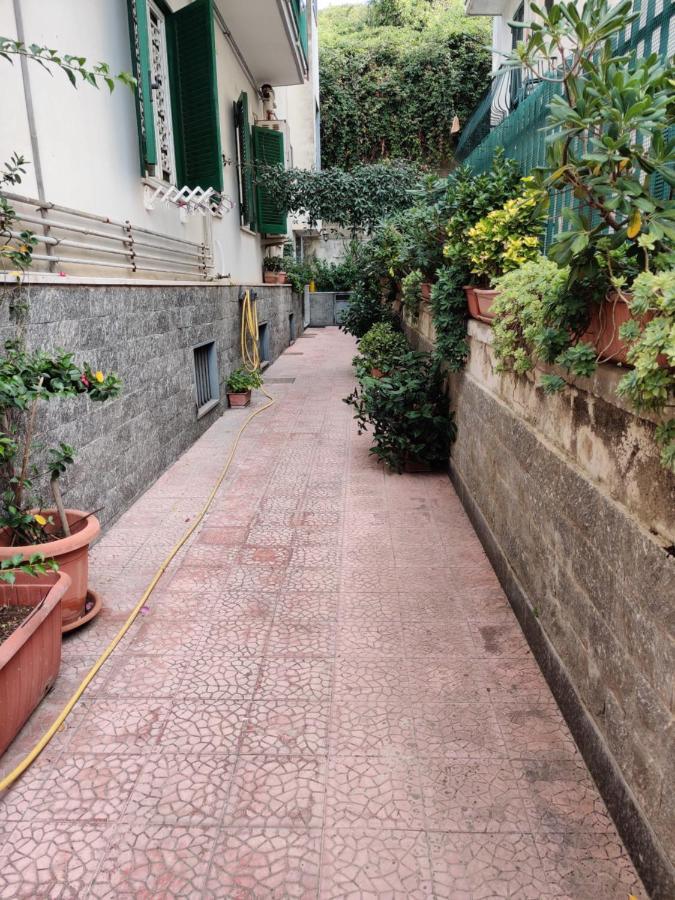 La Casa Di Giu Apartment Pozzuoli Bagian luar foto