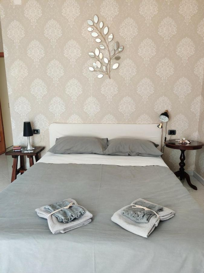 La Casa Di Giu Apartment Pozzuoli Bagian luar foto